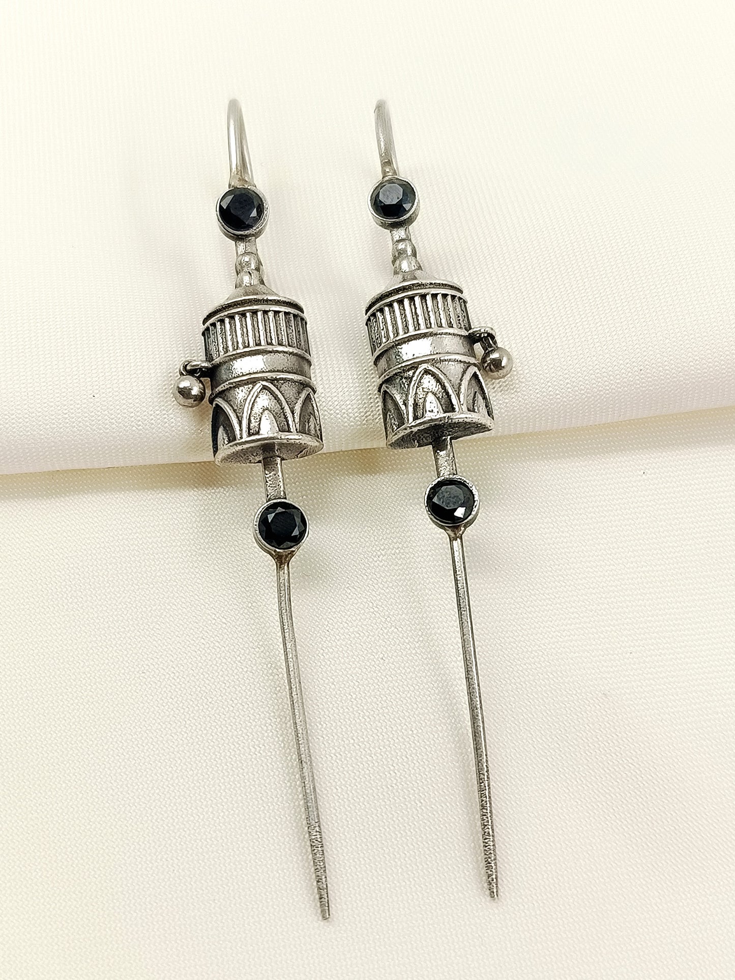 Indrajit Black Men's Earcuff