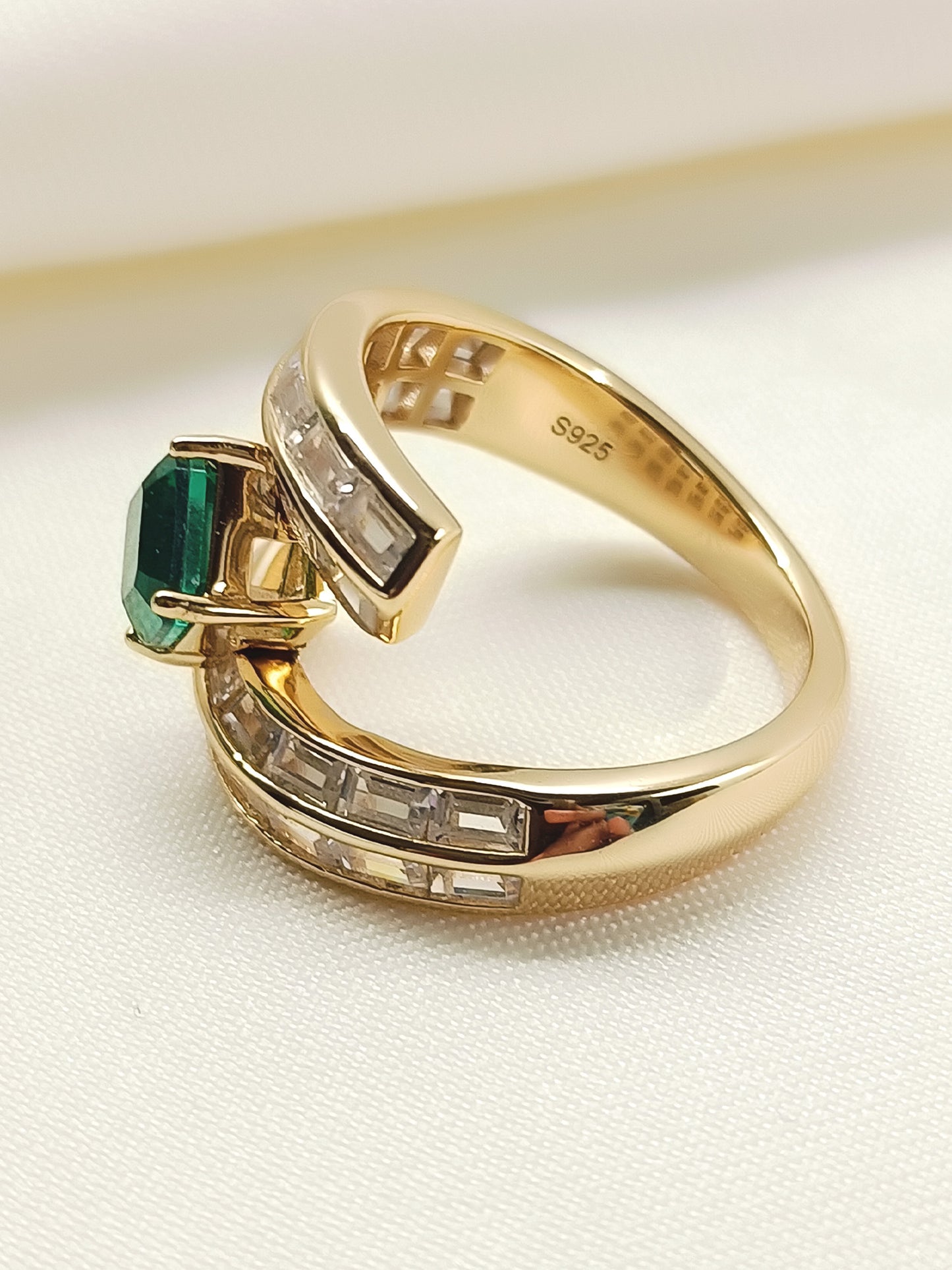Aria Green 92.5 Silver American Diamond Finger Ring