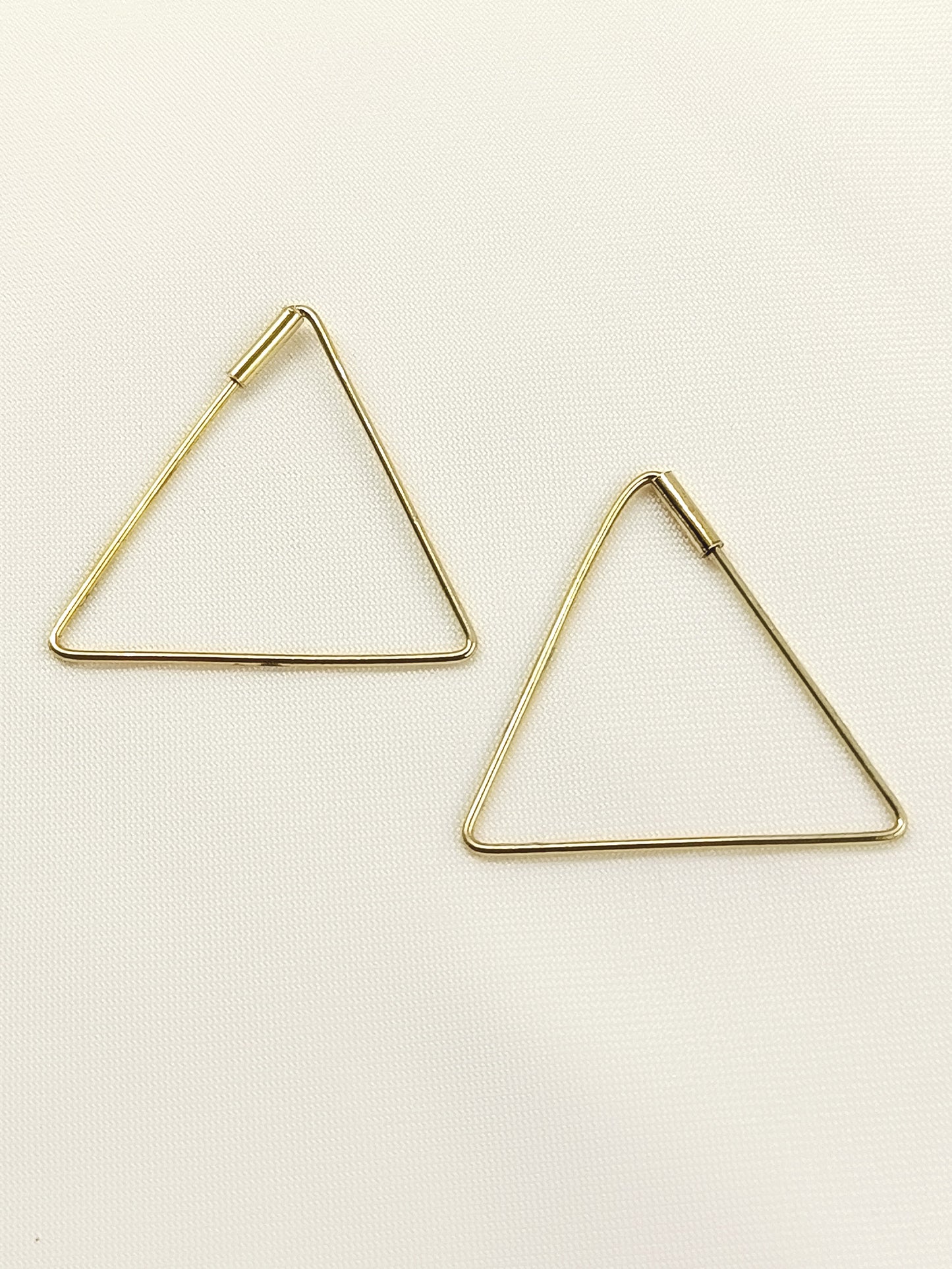 Shaanth Golden Men's Earrings