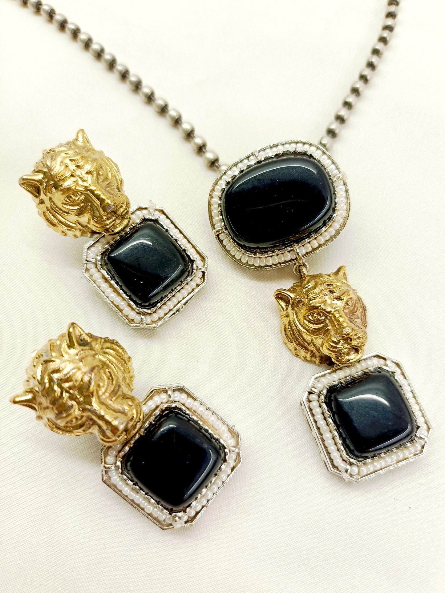 Sampath Black Oxidized Pendant Set