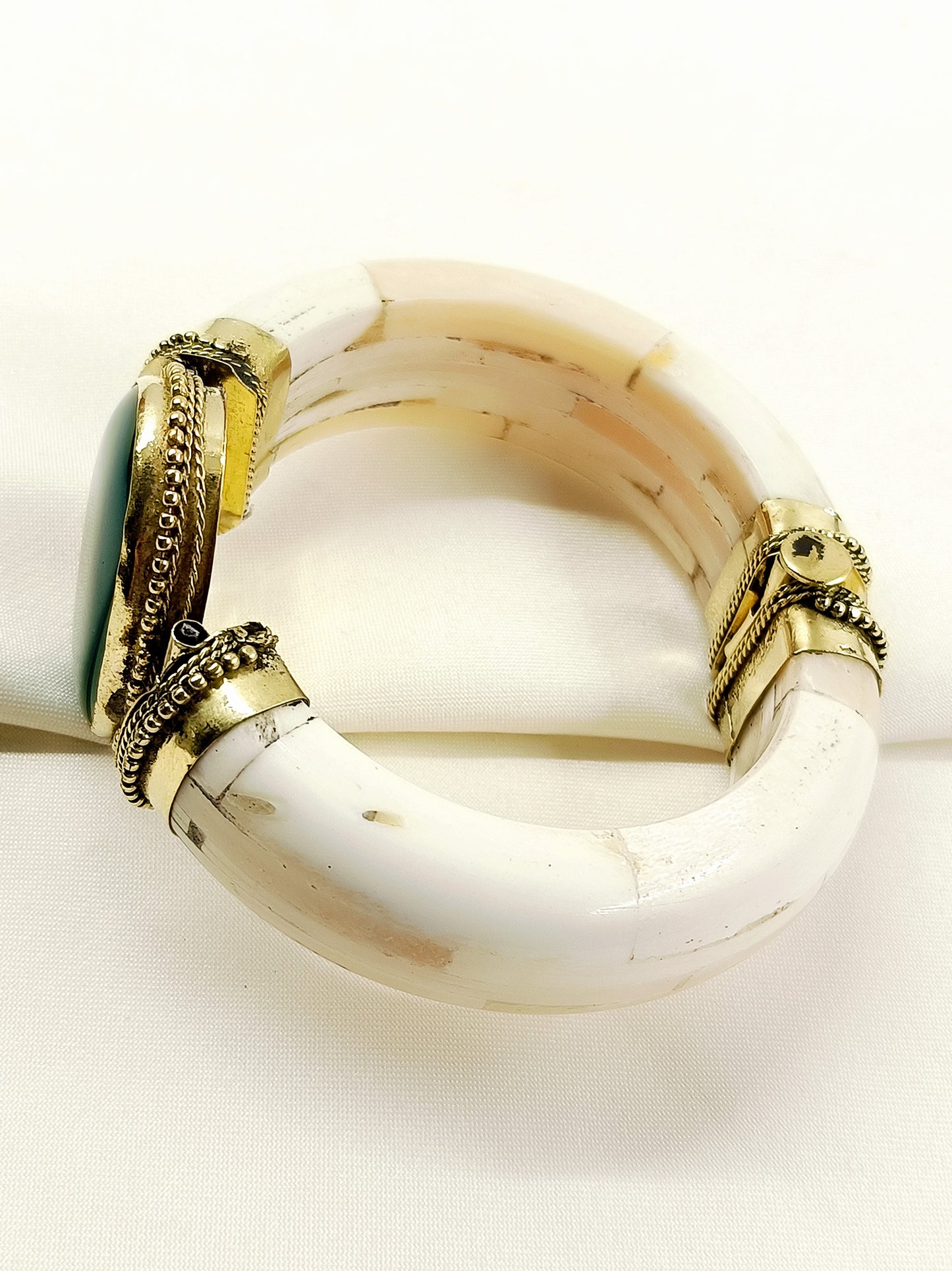 Vrnav Men’s Royal Green Onyx Stone Bone Bracelet