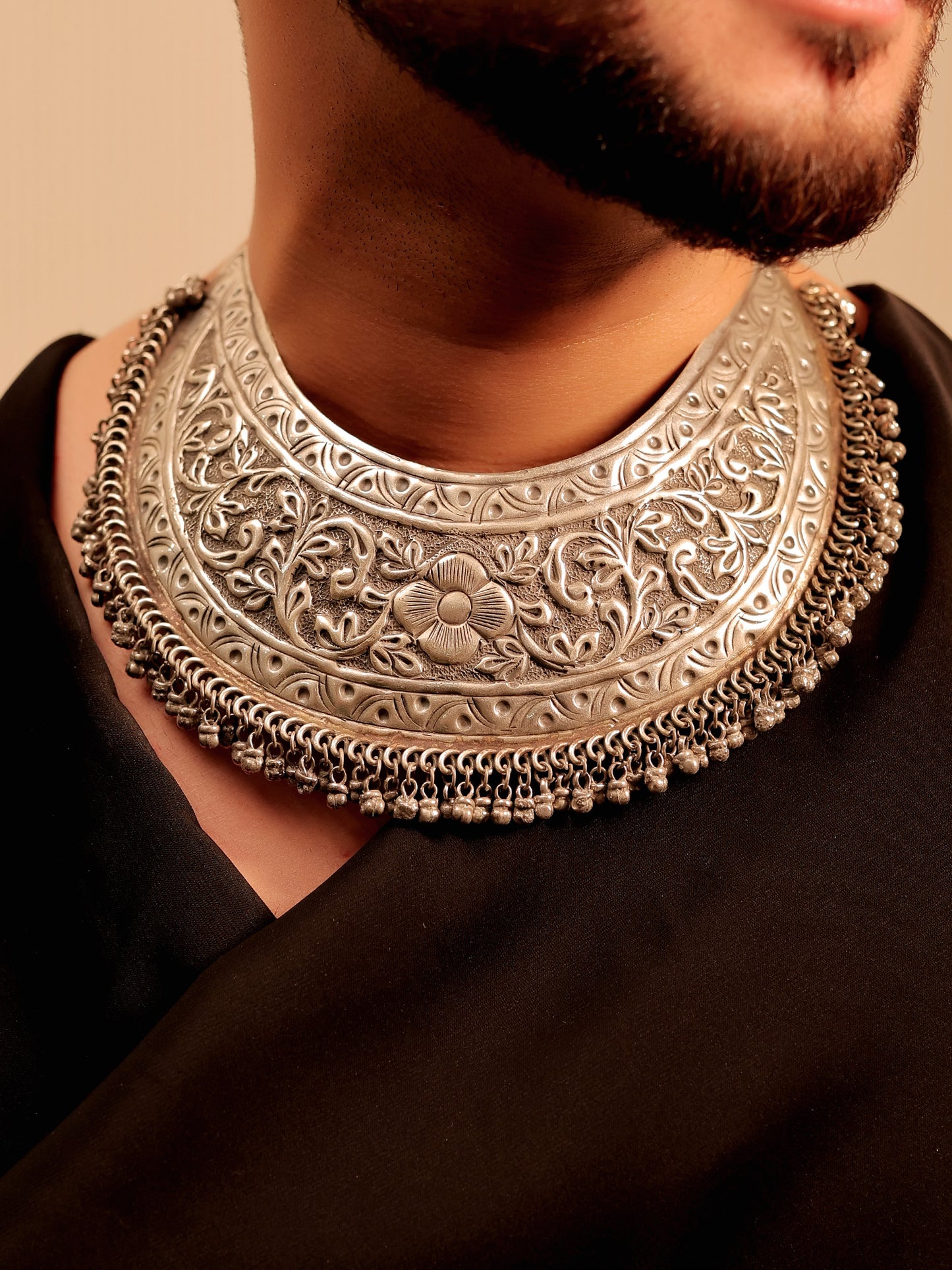 Hunar German Silver Men's Neckpiece