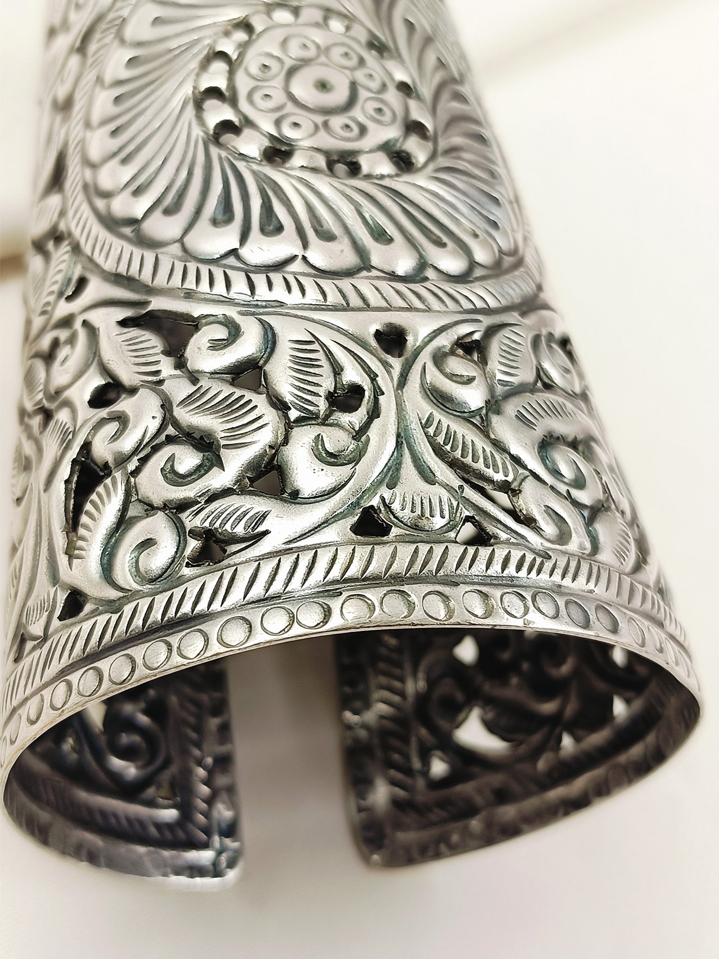 Yaminah Plain Oxidized Bracelet