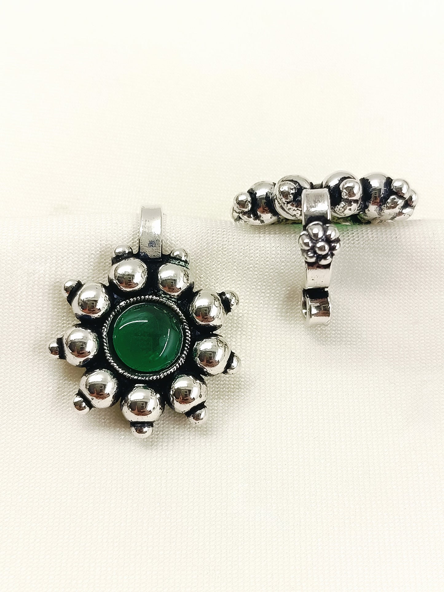 Geolina Oxidized Green Stone Rava Clip Cuff Pair