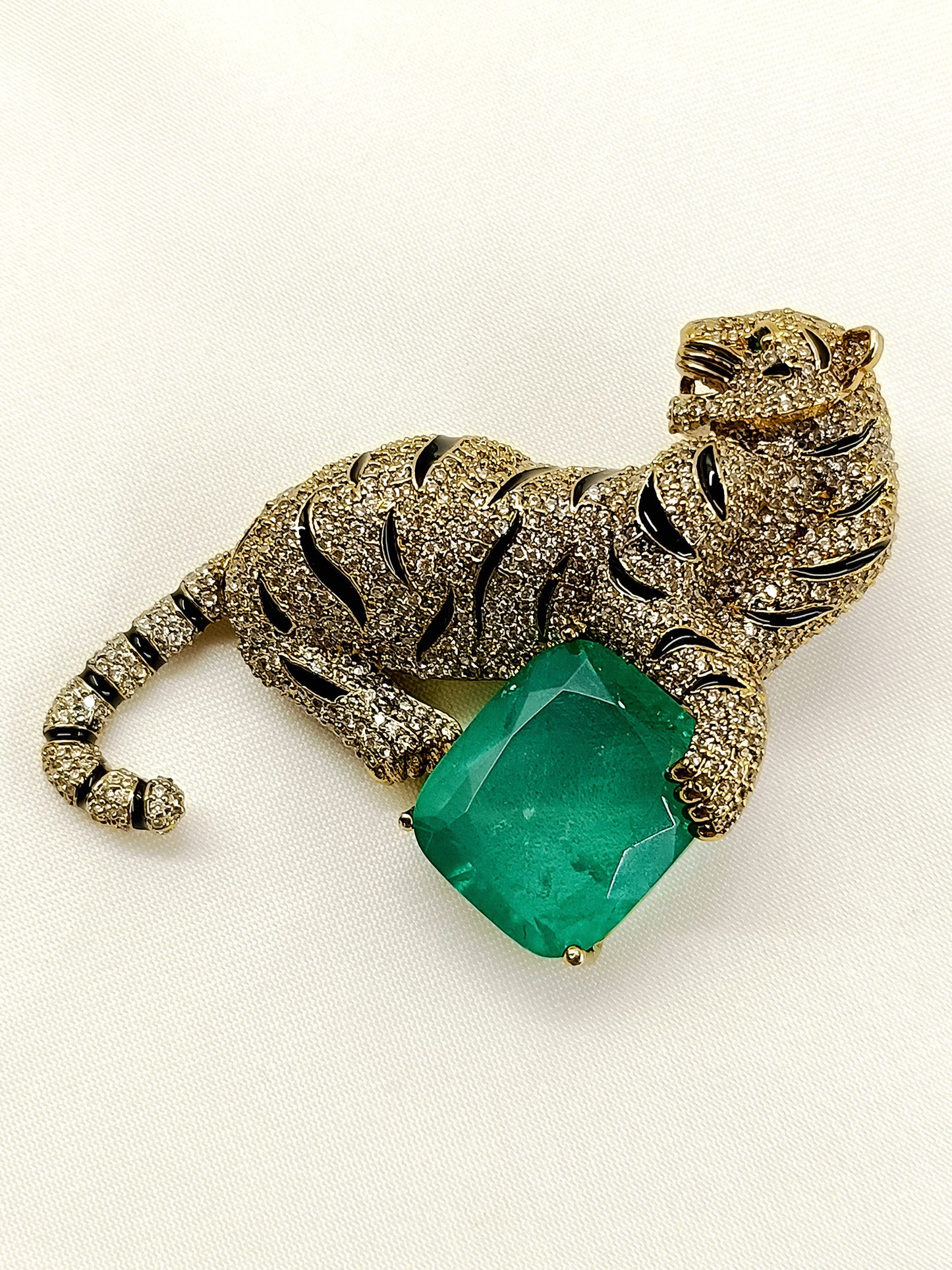Avyaan Green Leopard Men's Brooch