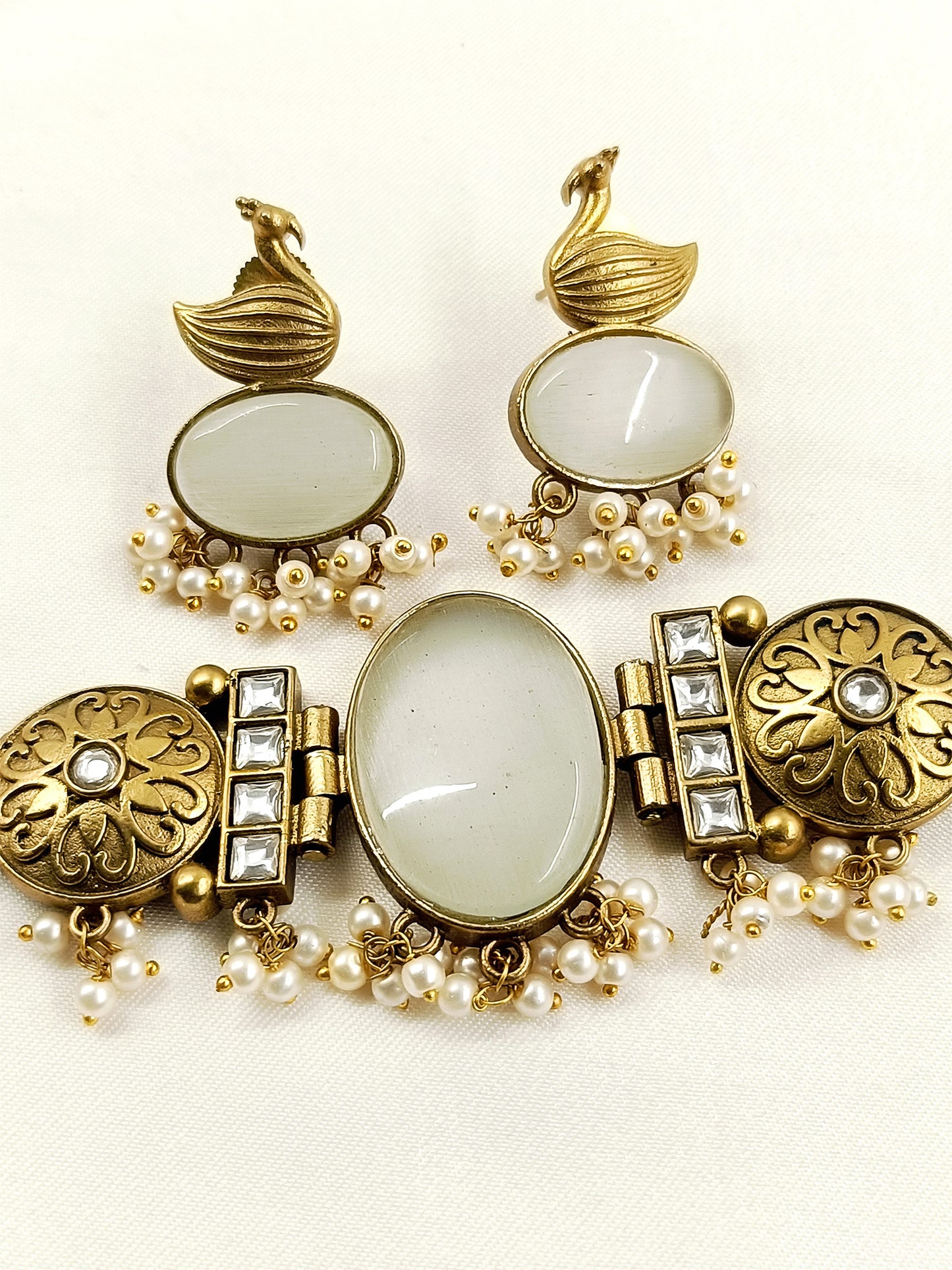 Pratha White Oxidized Choker Set