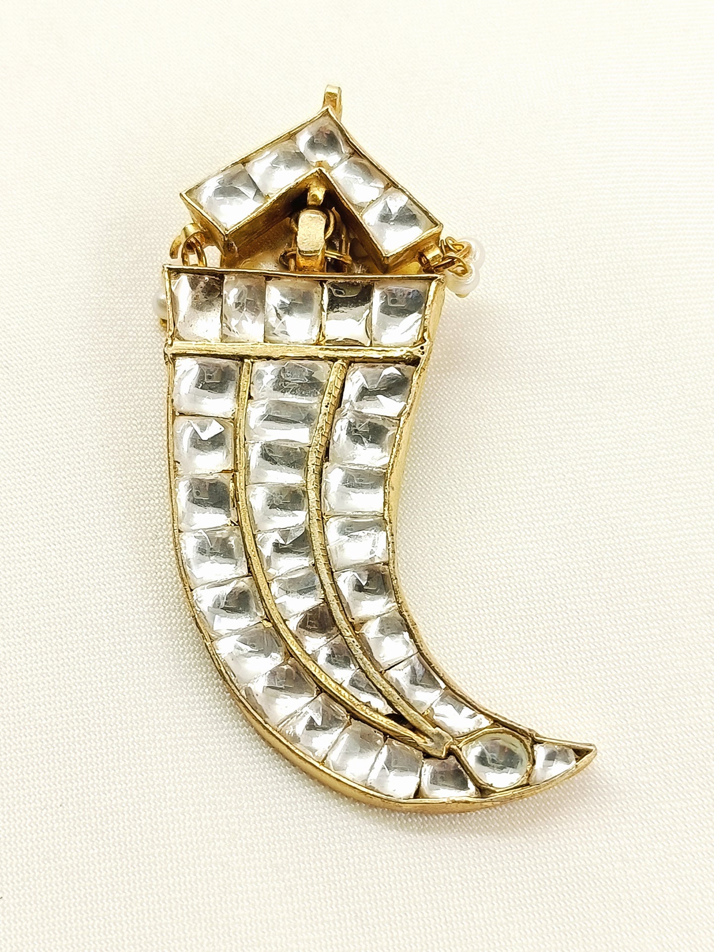 Aryav White Wagh Nakh Kundan Collar Men's Brooch