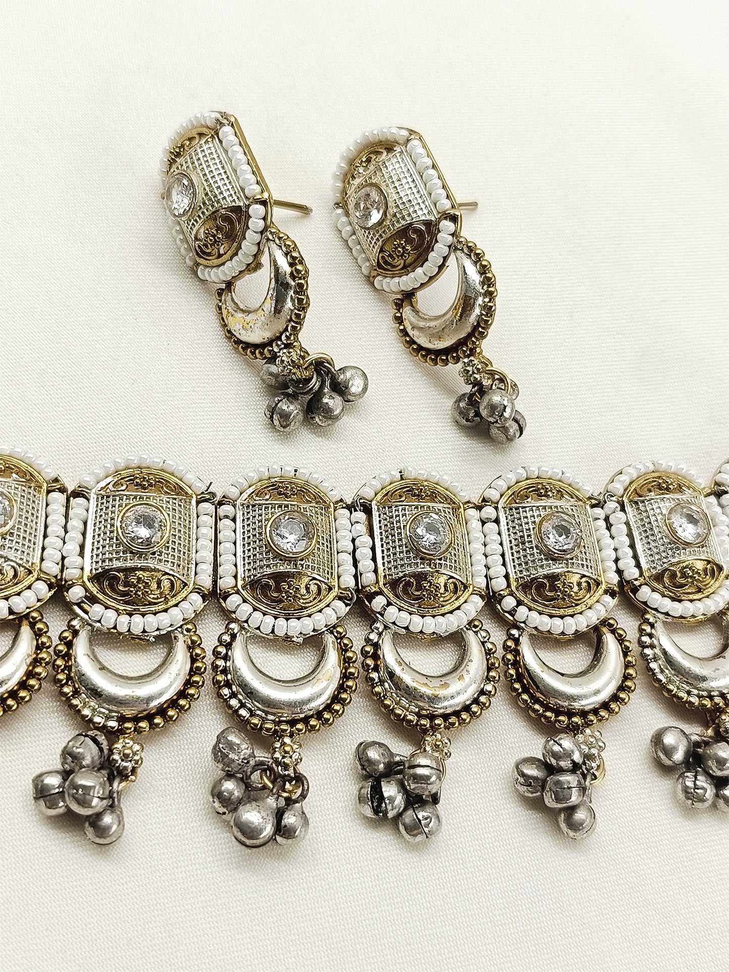 Xyra White Oxidized Choker Set