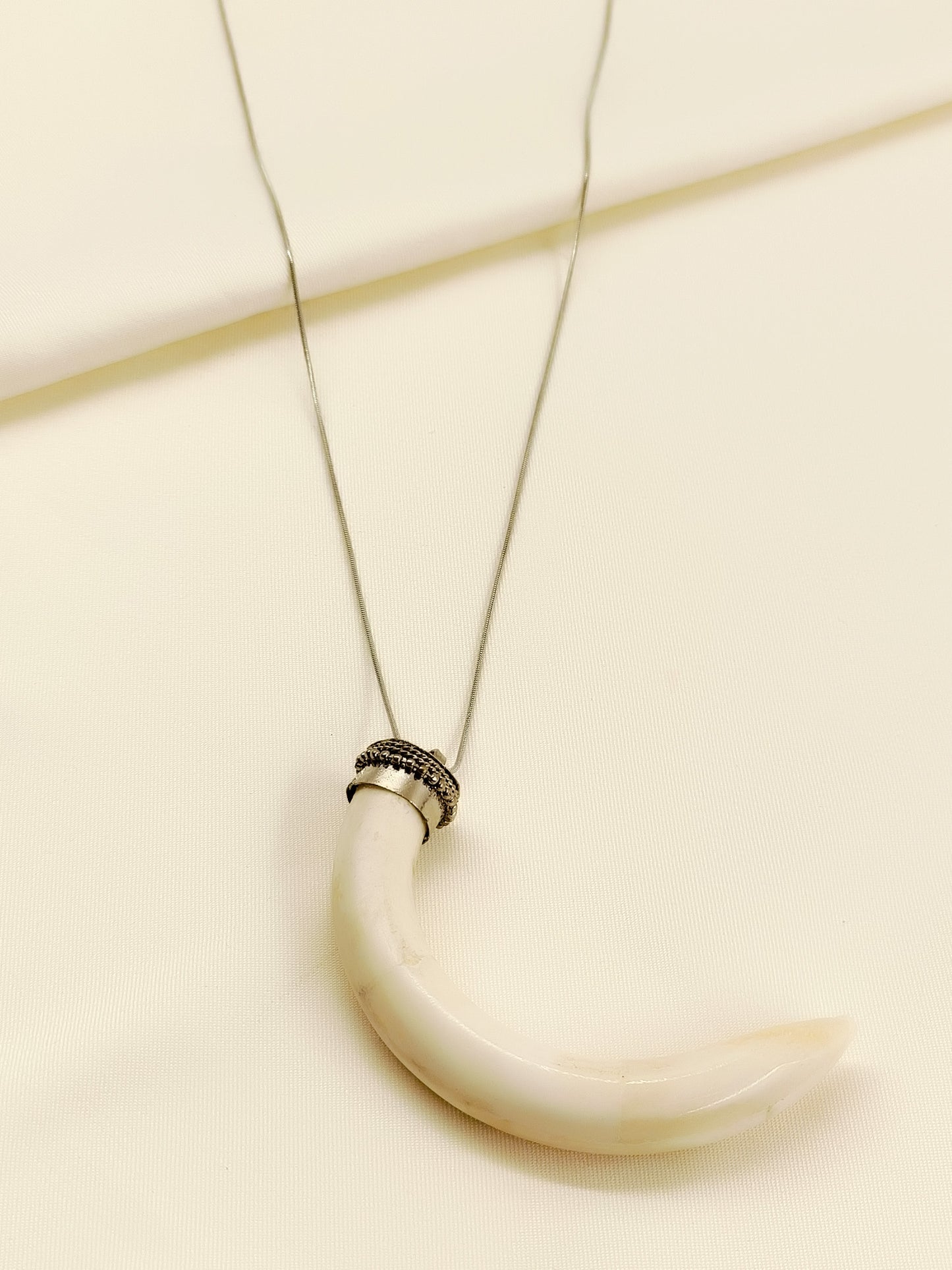 Annette White Bone Men's Neckpiece