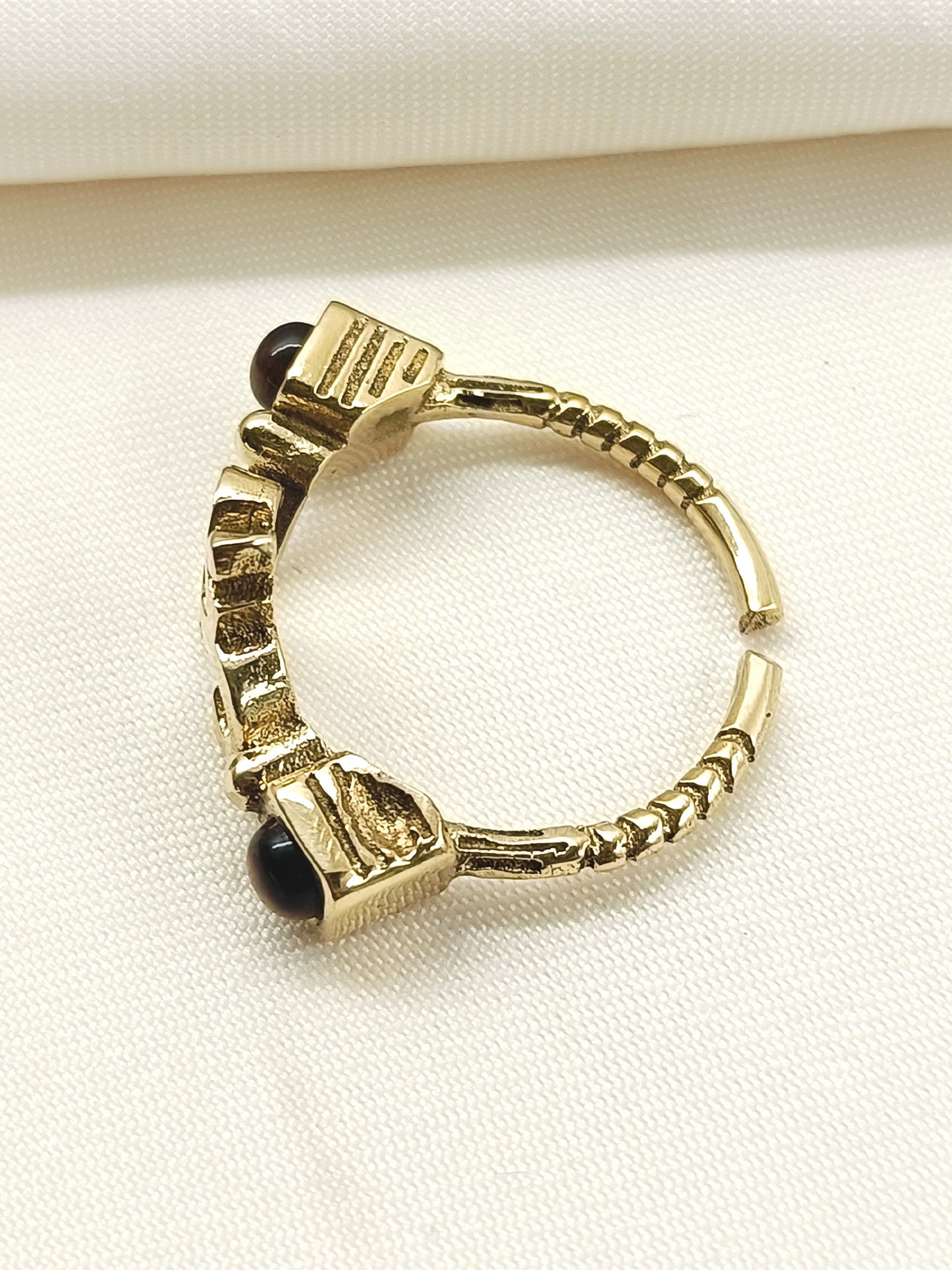 Maanyt Bronze Men's Finger Ring