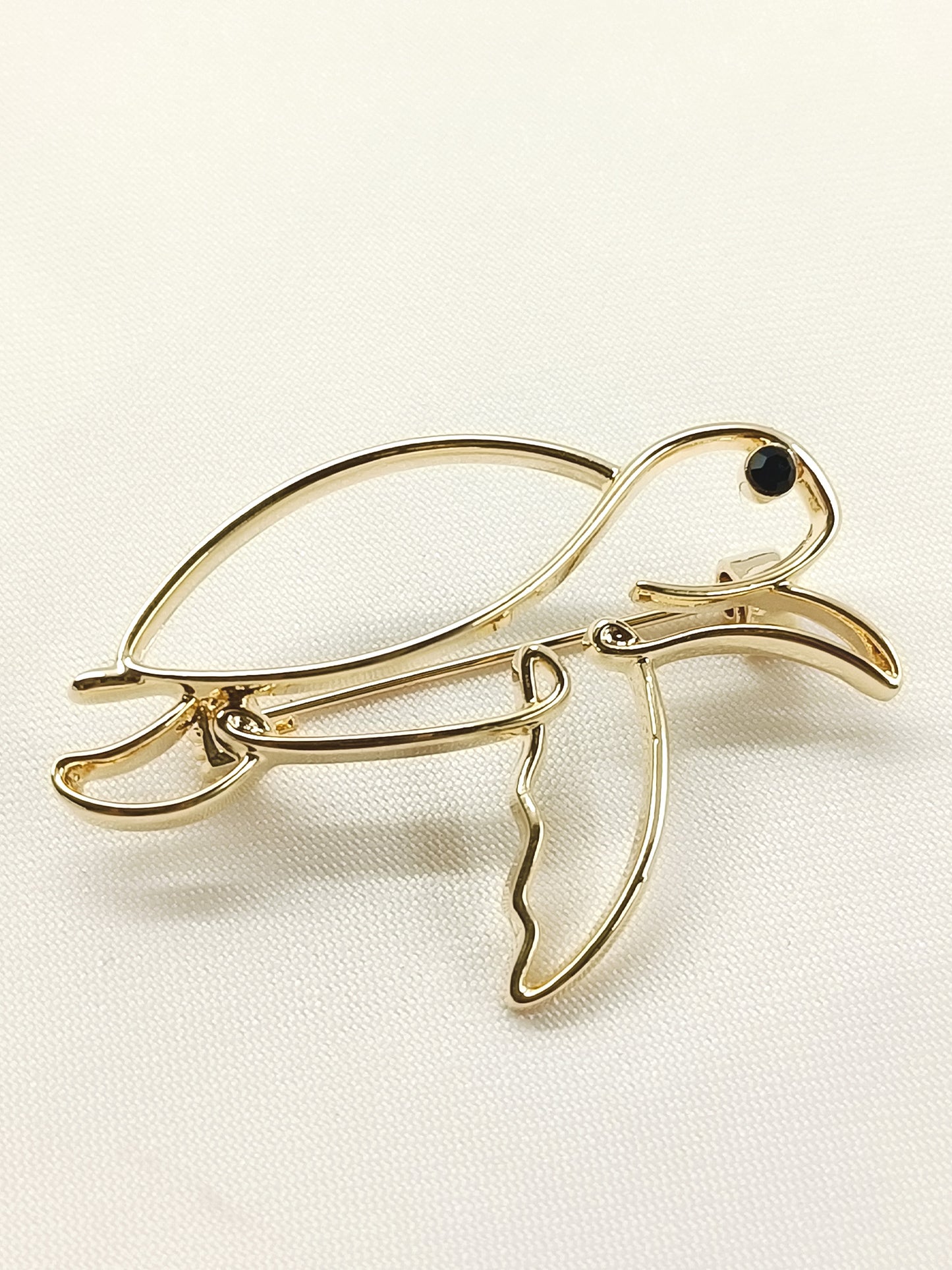 Trayi Golden Turtle Brooch