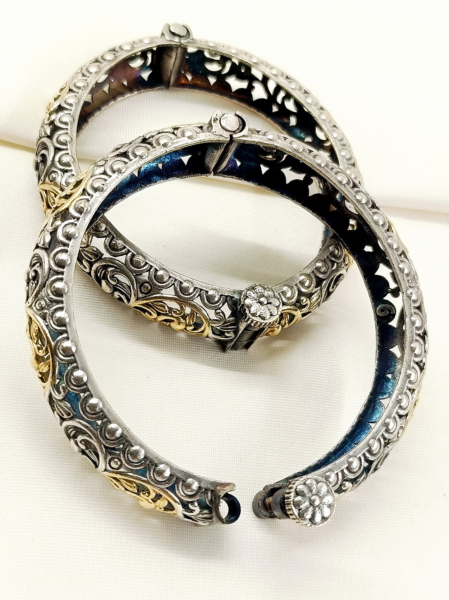 Anjari Dual Tone Oxidized Bangles