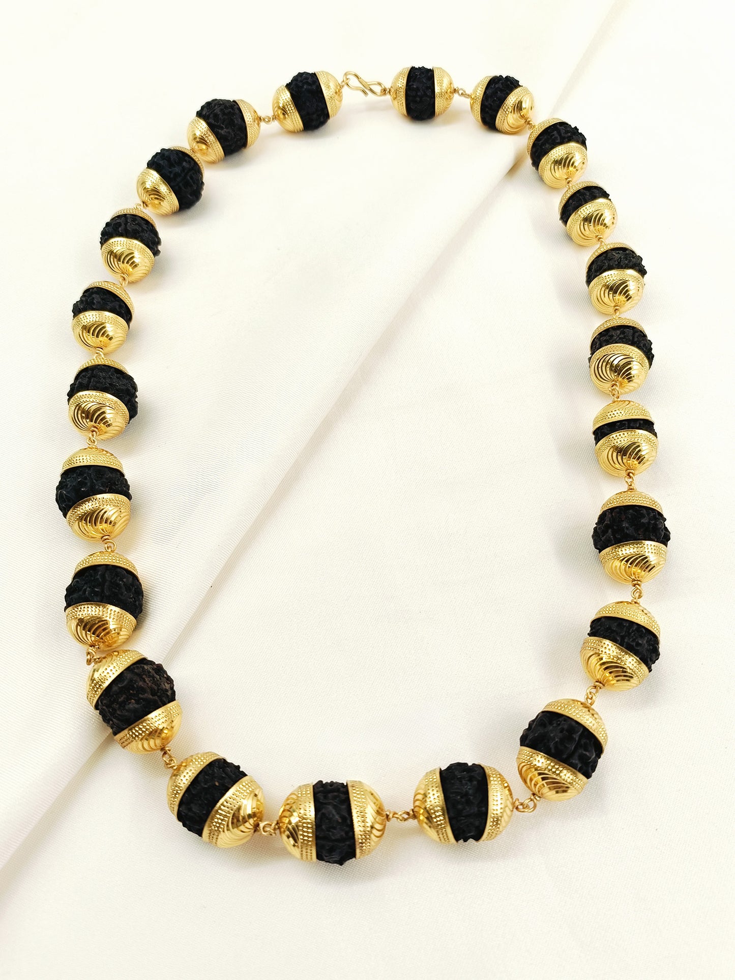 Ihir Men's Rudraksha Gold Capped Mala