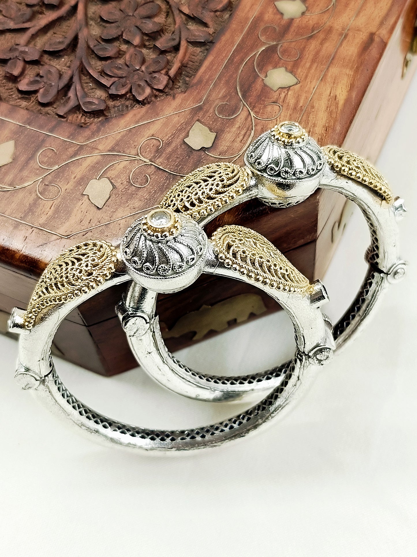 Yajide White Oxidized Bangles