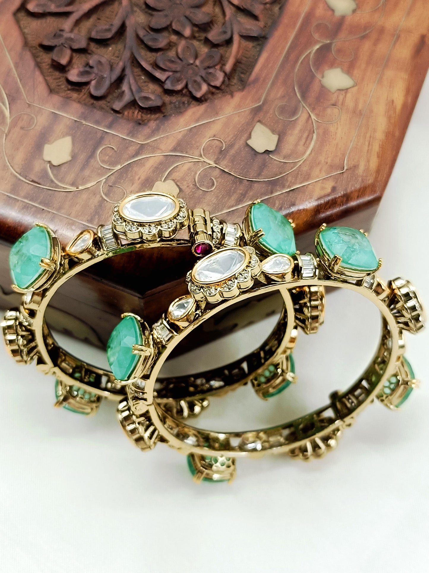 Malleshwari Mint Green Kundan Bangles