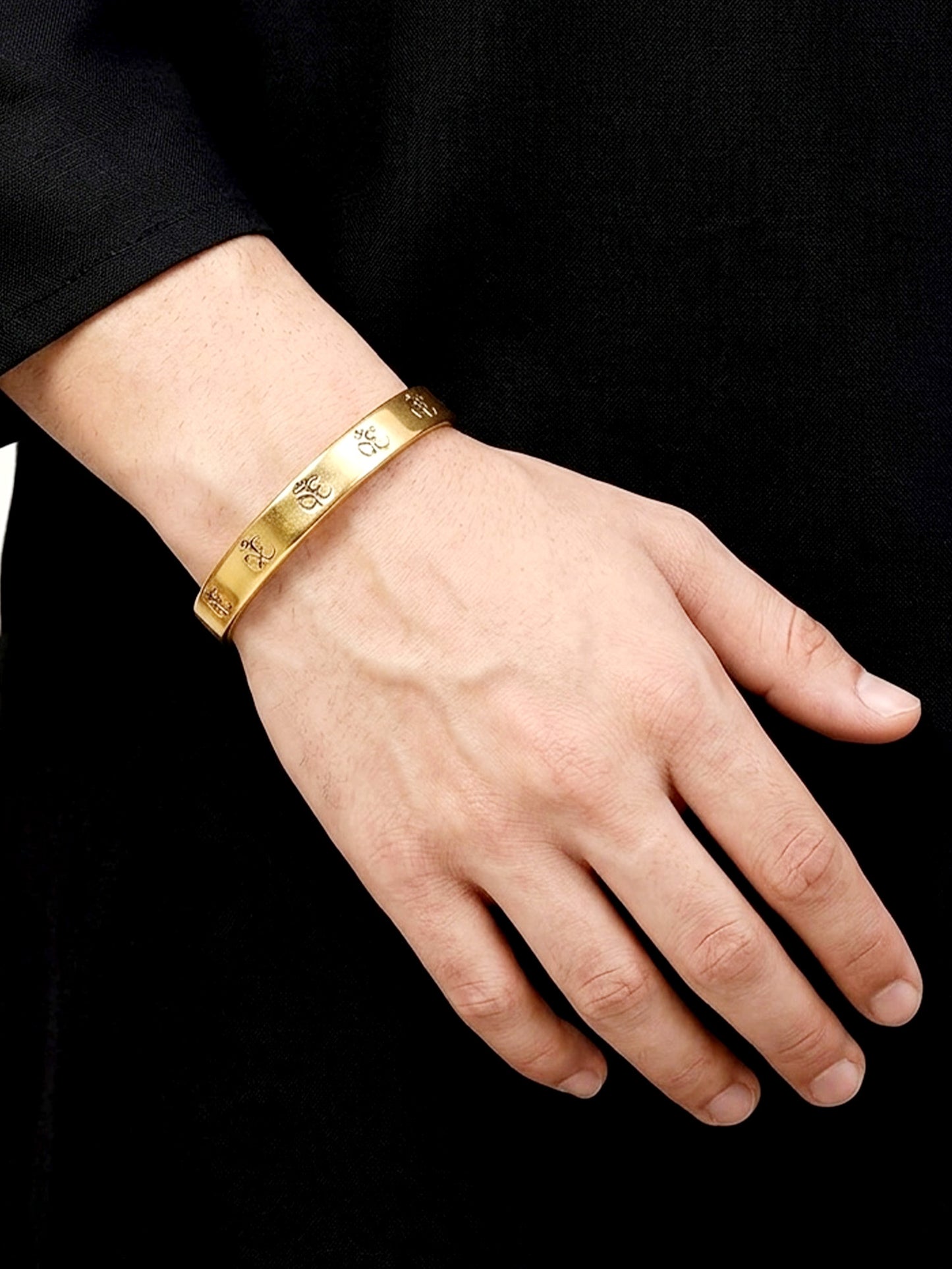Hridyansh Golden Men's Bracelet