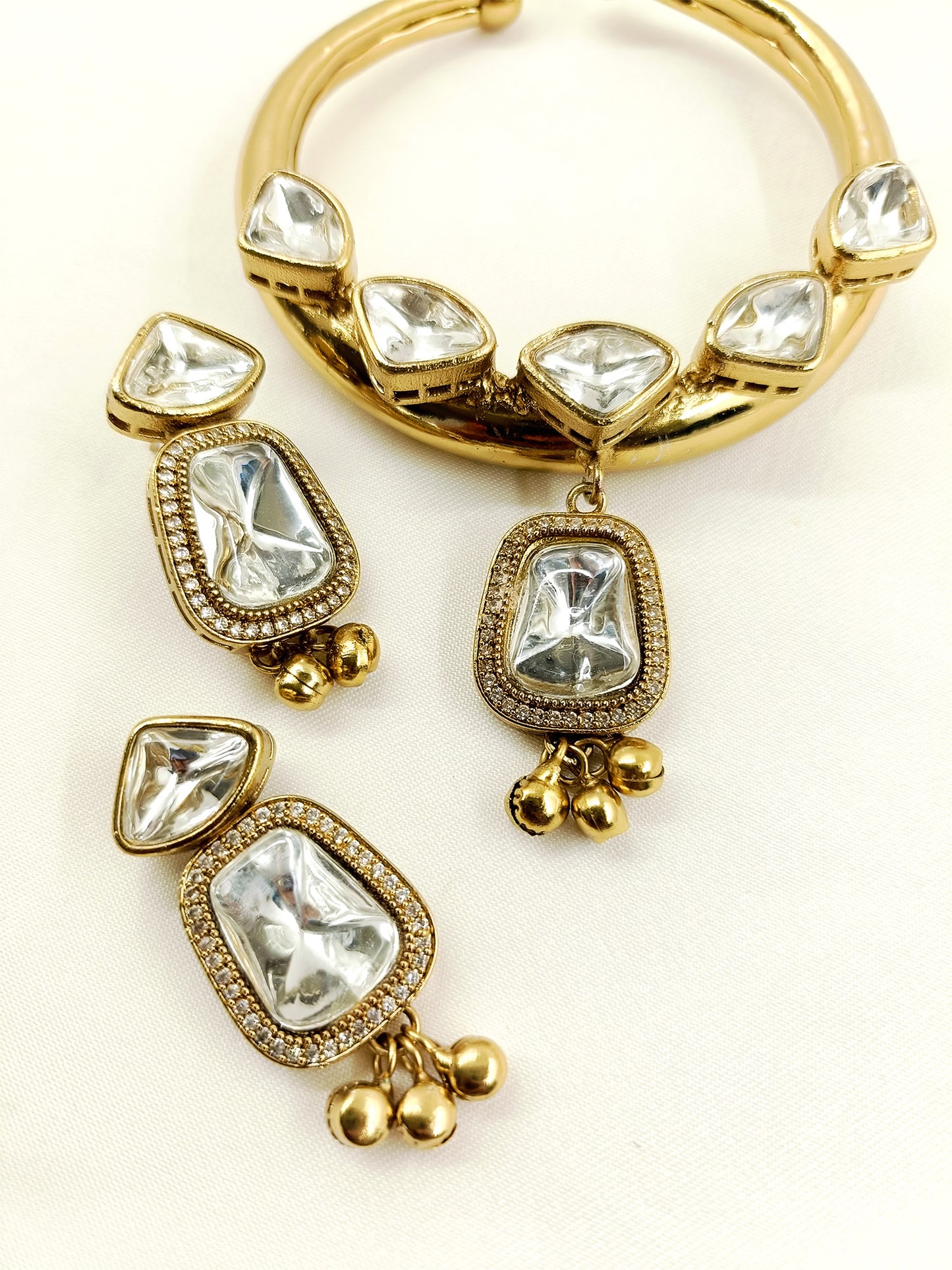 Zai Antique Gold Oxidized Hasli-Styled Pendant Set