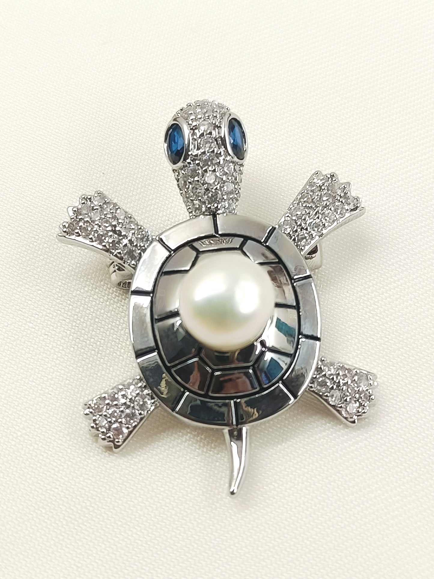Amla White Pearl Turple Brooch