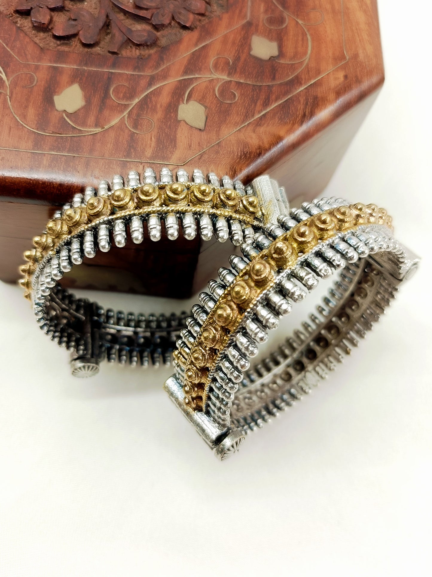 Punarvi Dual Tone Oxidized Bangles