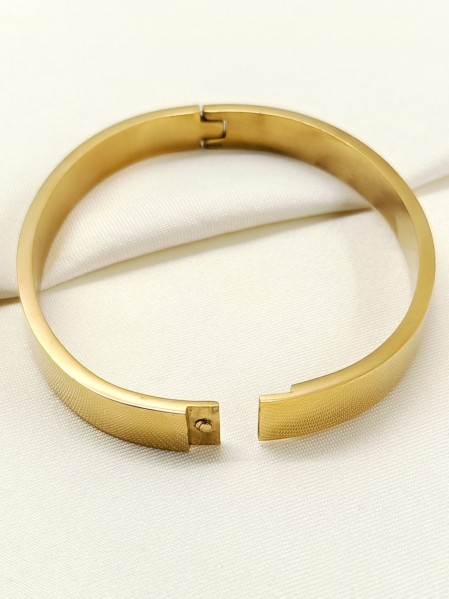 Arjan Golden Men's Bracelet