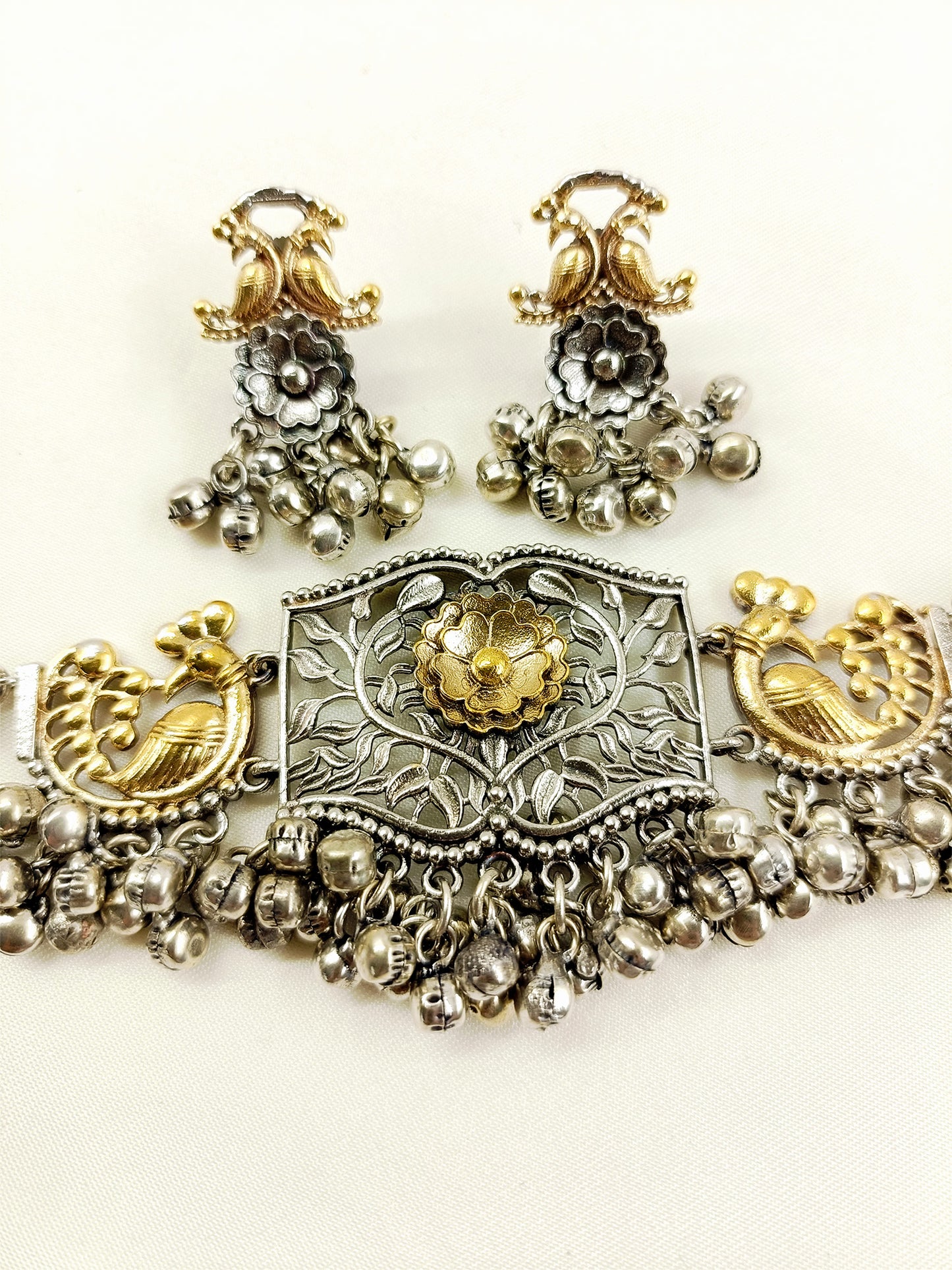 Prakriti Dual-Tone Oxidized Choker Set