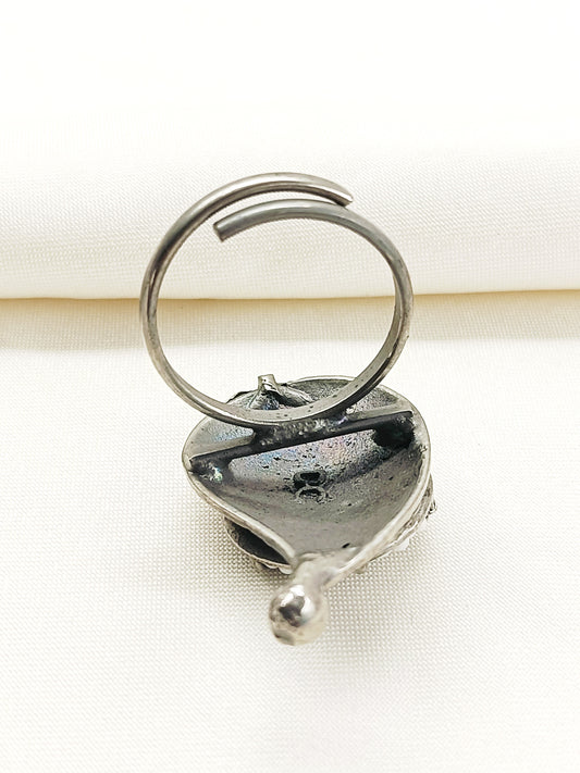 Khelani White Oxidized Finger Ring