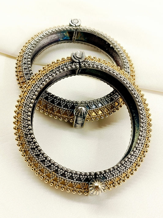 Kanta Dual Tone Oxidized Bangles
