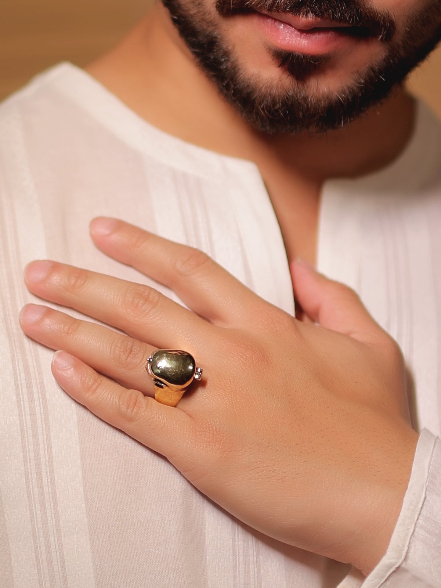 Adahat Golden Men's Finger Ring