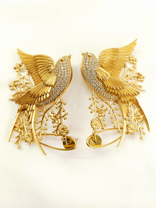 Layla Boutique Golden Bird Ear Cuff