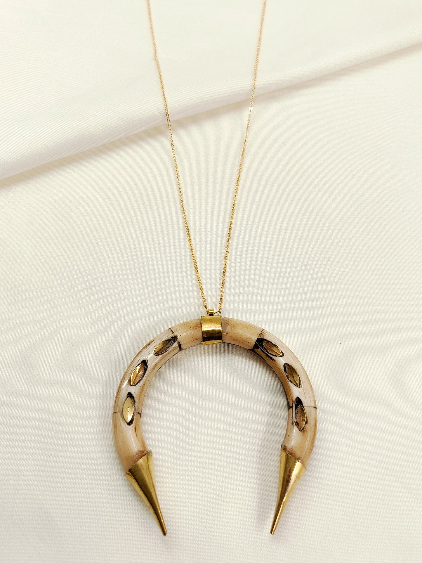 Arfan Brown Bone Men's Neckpiece