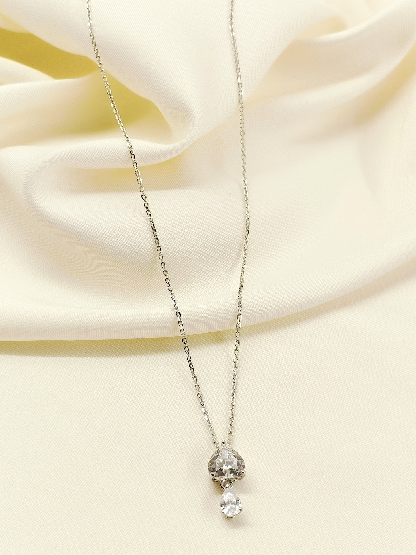 Kanishka 92.5 Silver Swarovski Stone Pendal