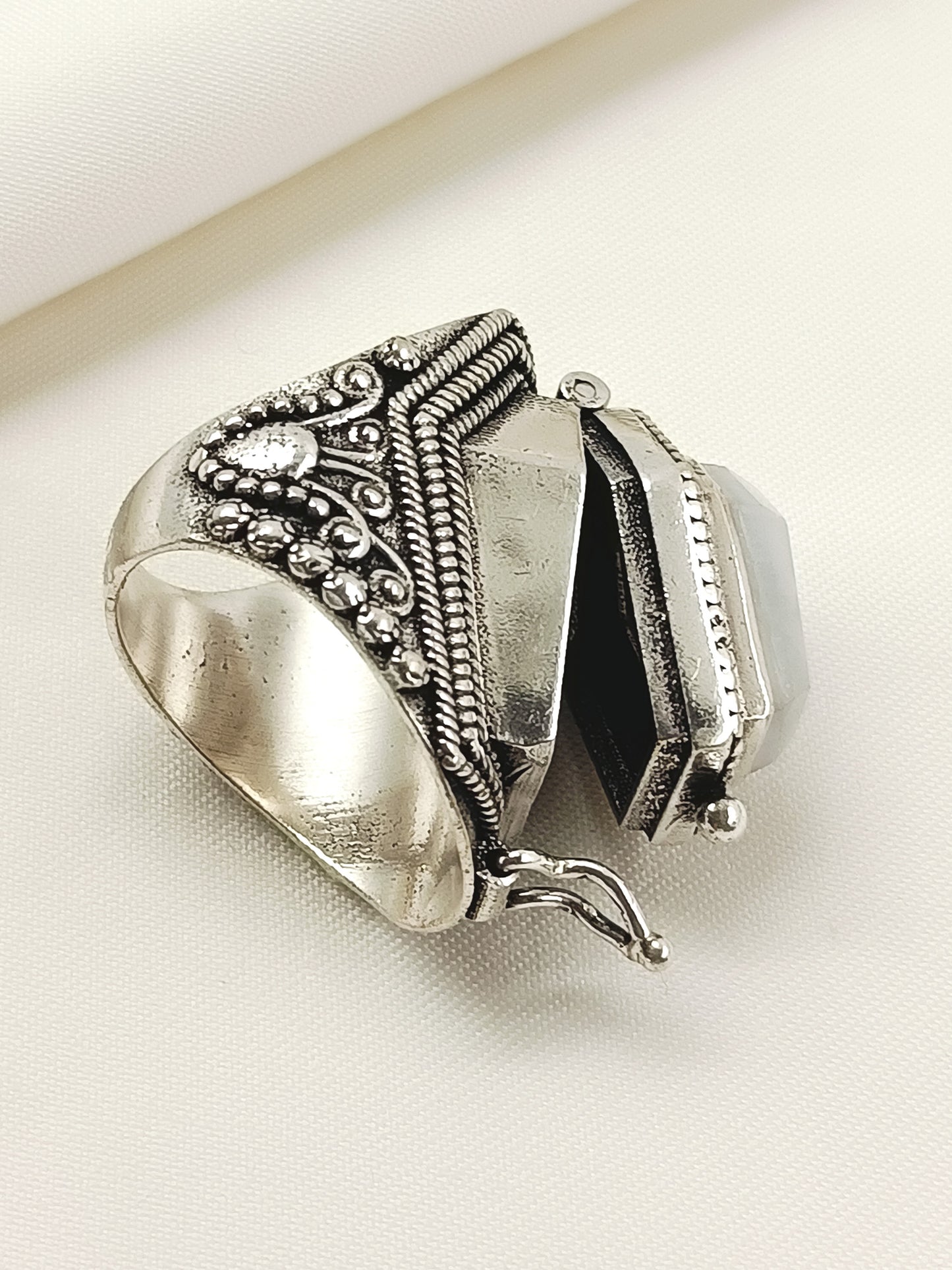 Ulagon Grey Men's Finger Ring