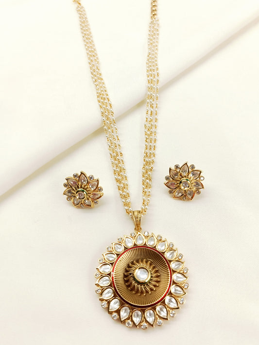 Simrat White Kundan Sunburst Pendant Set