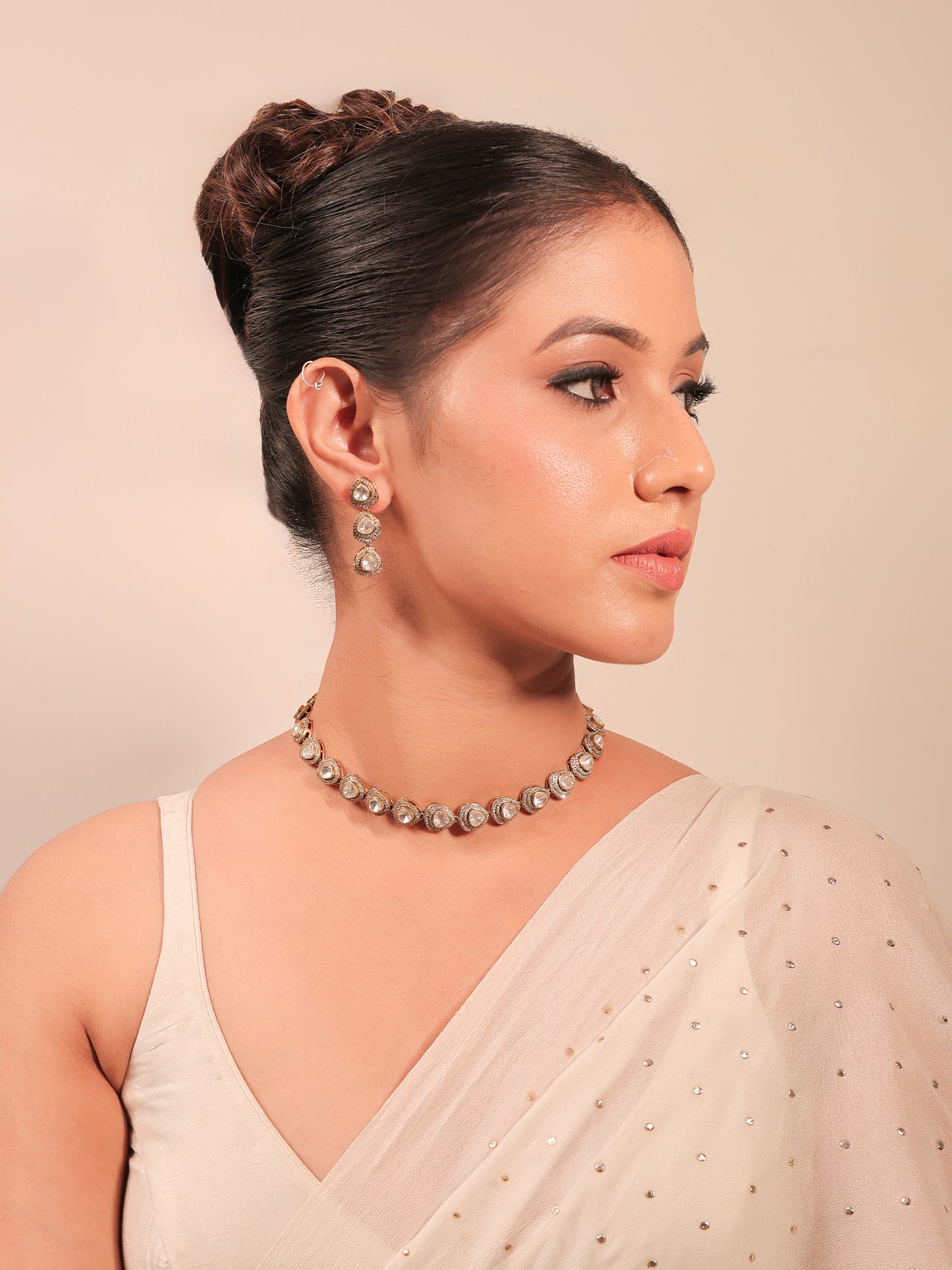 Riyanshi White Victorian Necklace Set