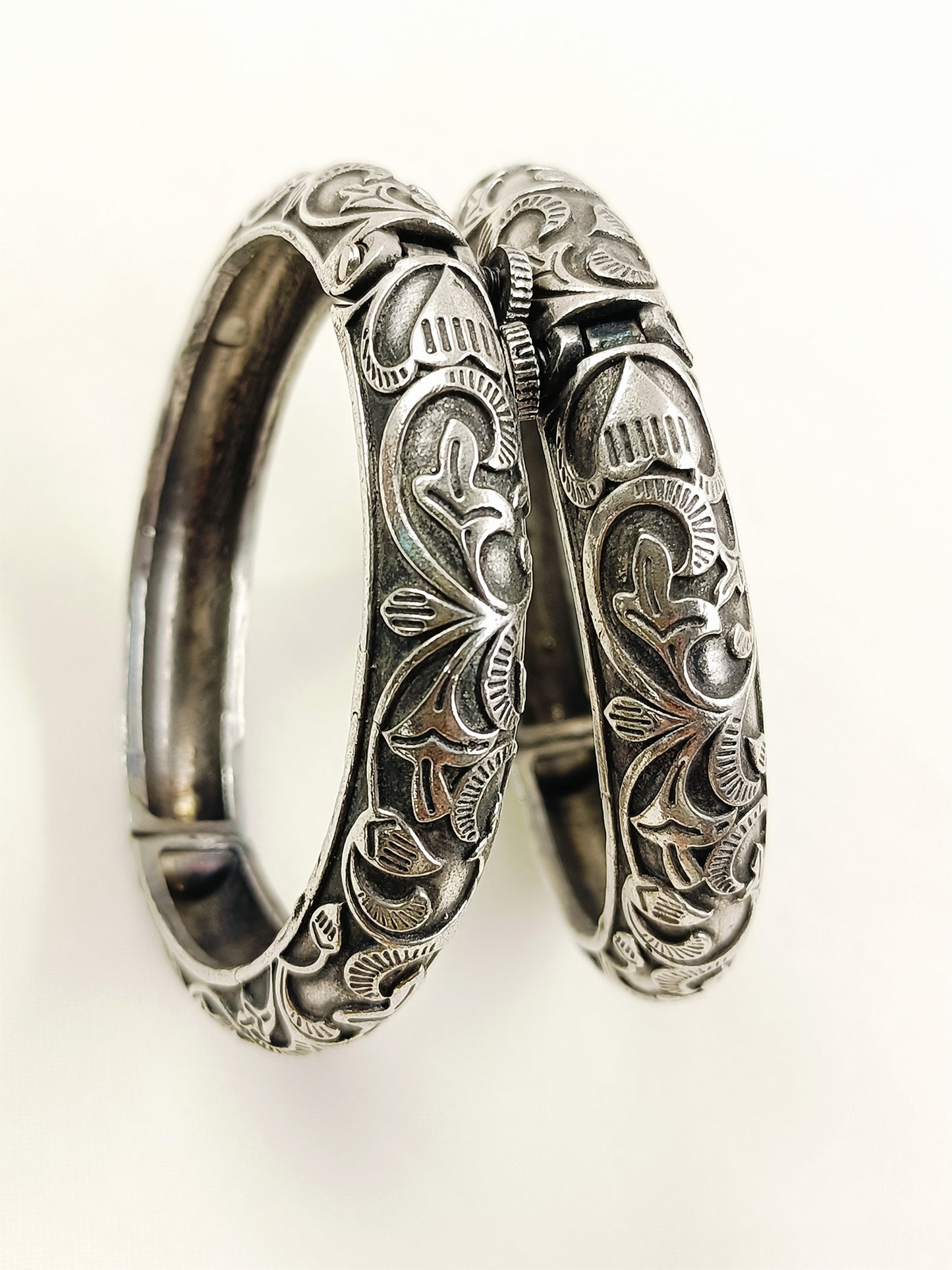 Tasmeera Silver Leaf Oxidized Bangles