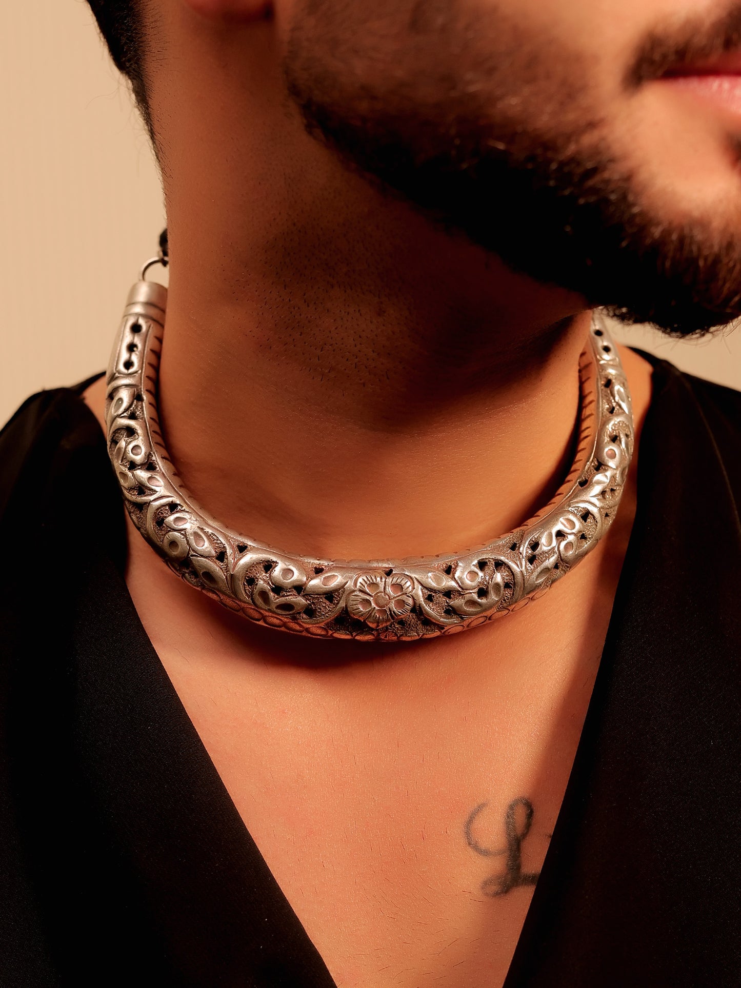 Ishir Plain Men's Neckpiece