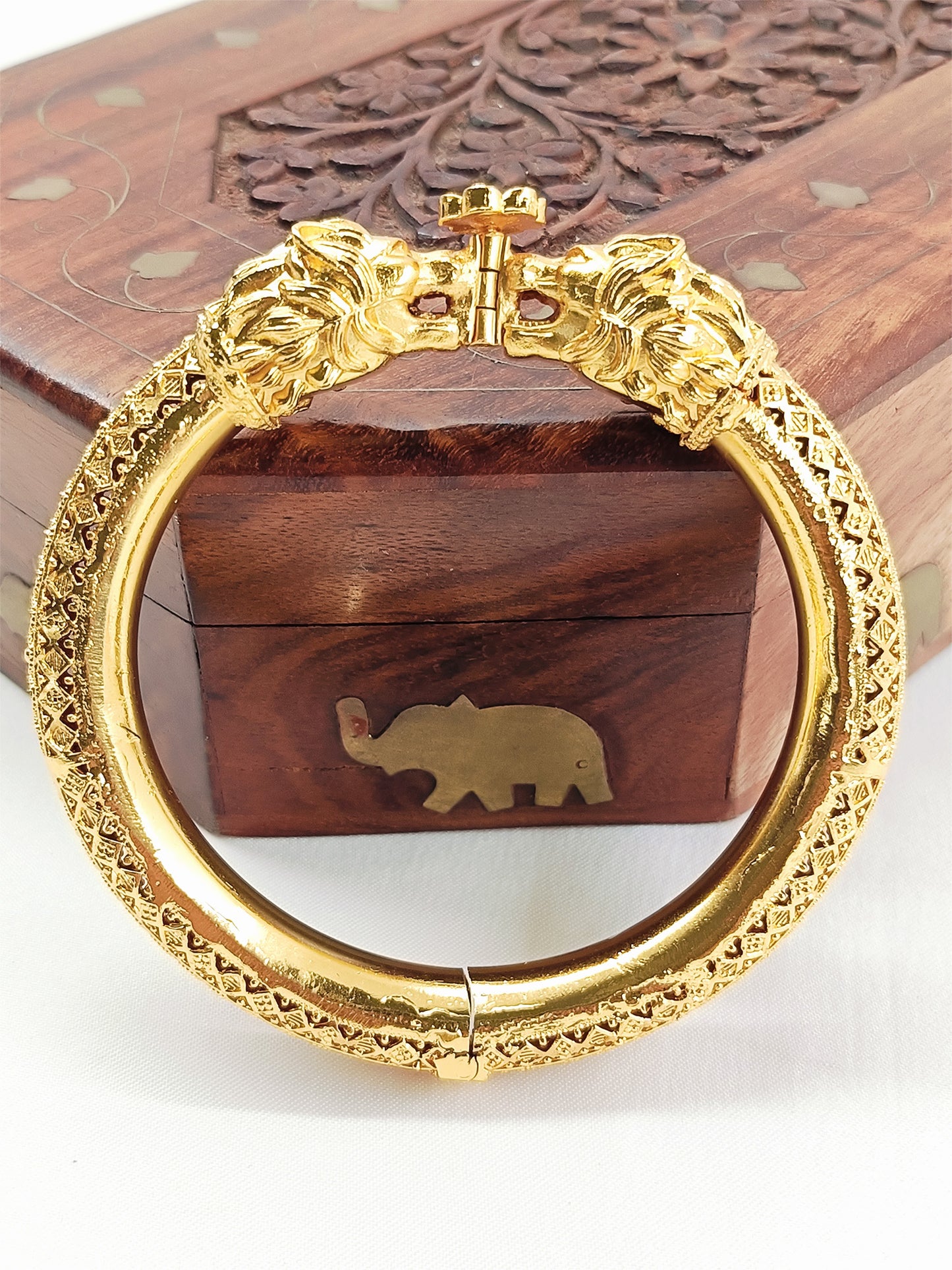 Nirav Golden Men's Royal Lion Kada