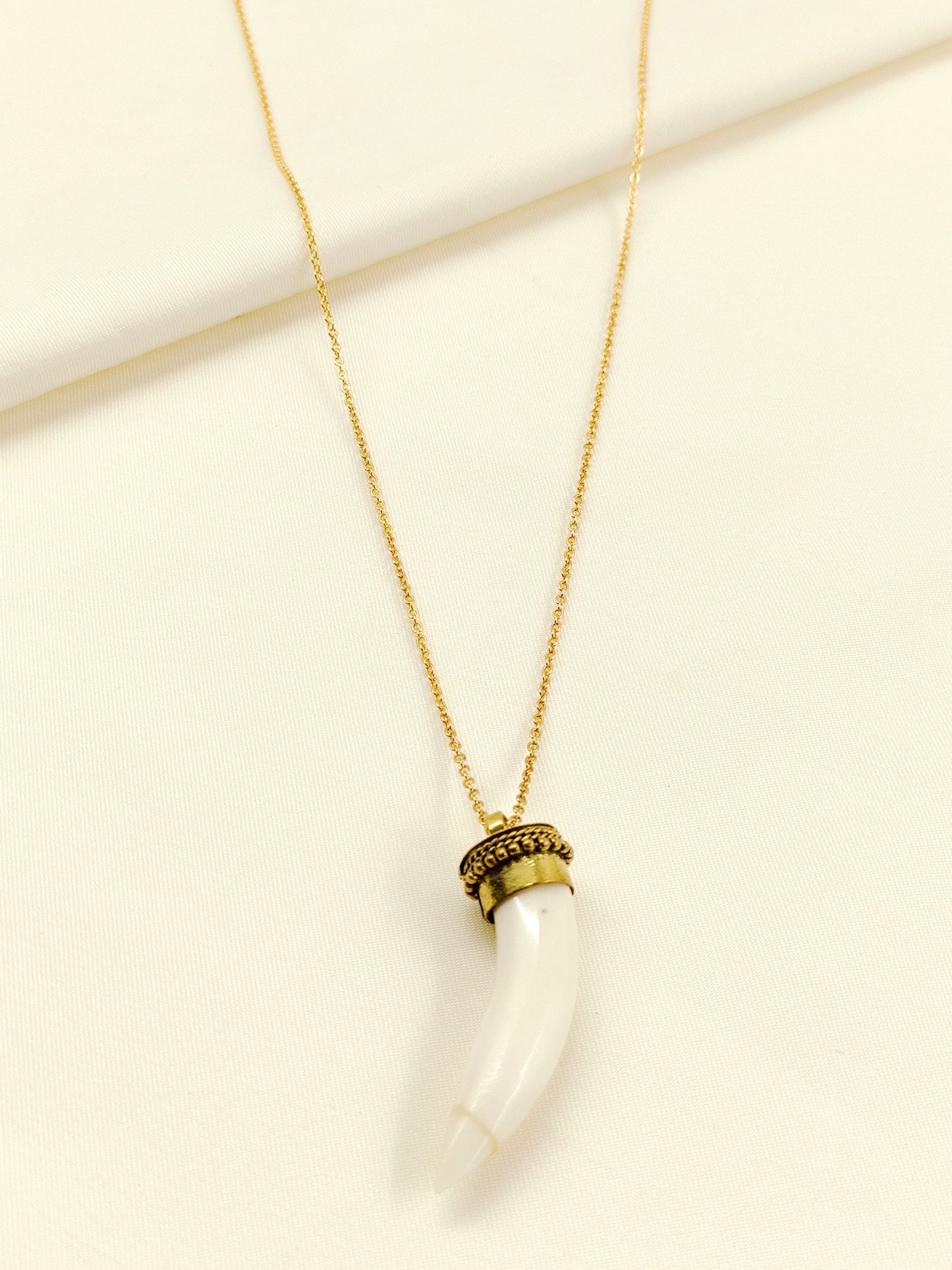 Apayajit White Bone Men's Neckpiece