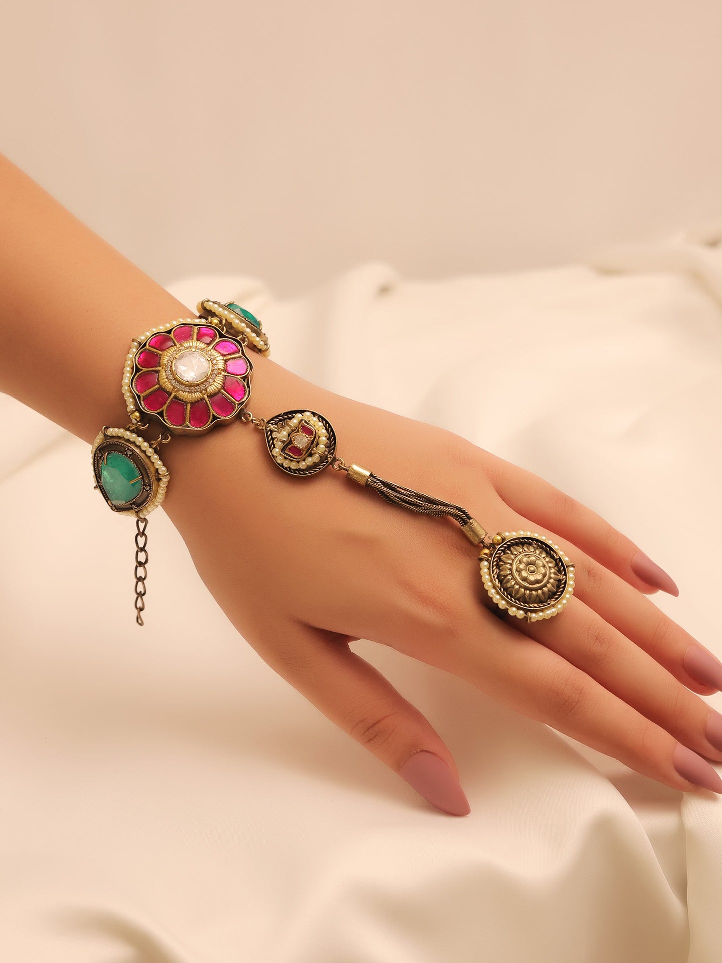 Urmi R&G Boutique Hathphool