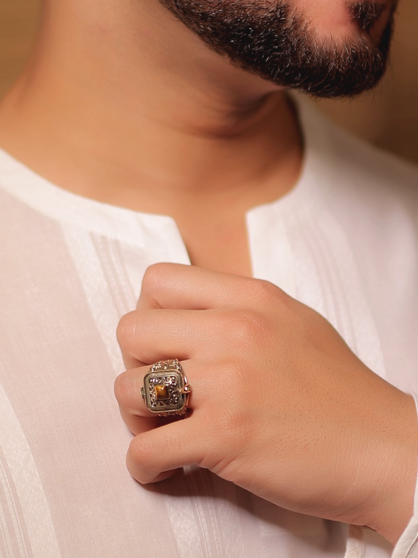 Roop Brown Men's Finger Ring