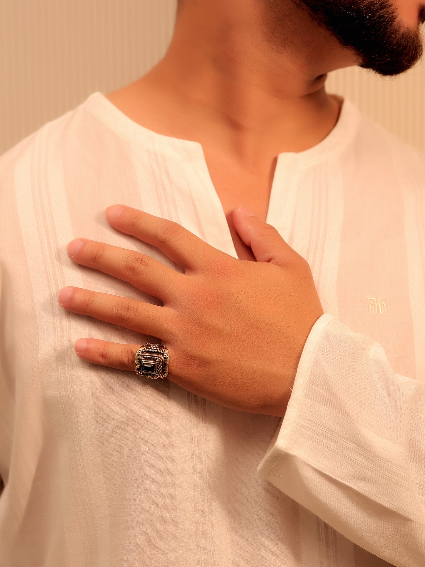 Vritee Black Men's Finger Ring