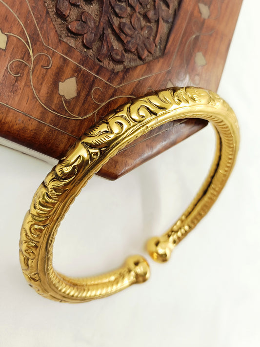 Givansh Men's Golden Anklet [Price Is For Single Piece]