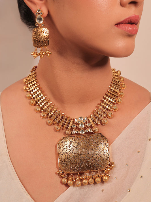 Yukti Plain Antique Necklace Set
