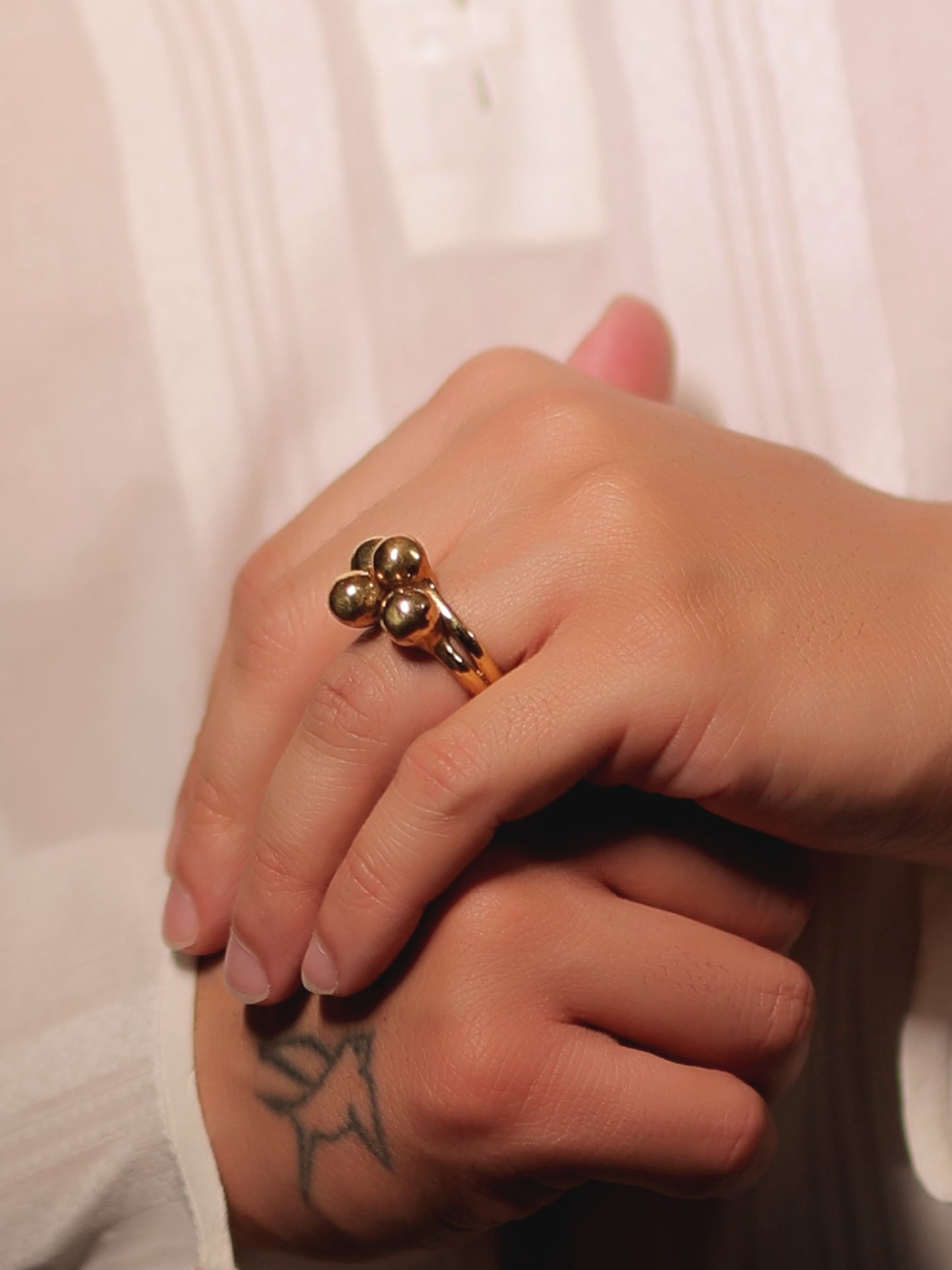 Adeeva Golden Men's Finger Ring