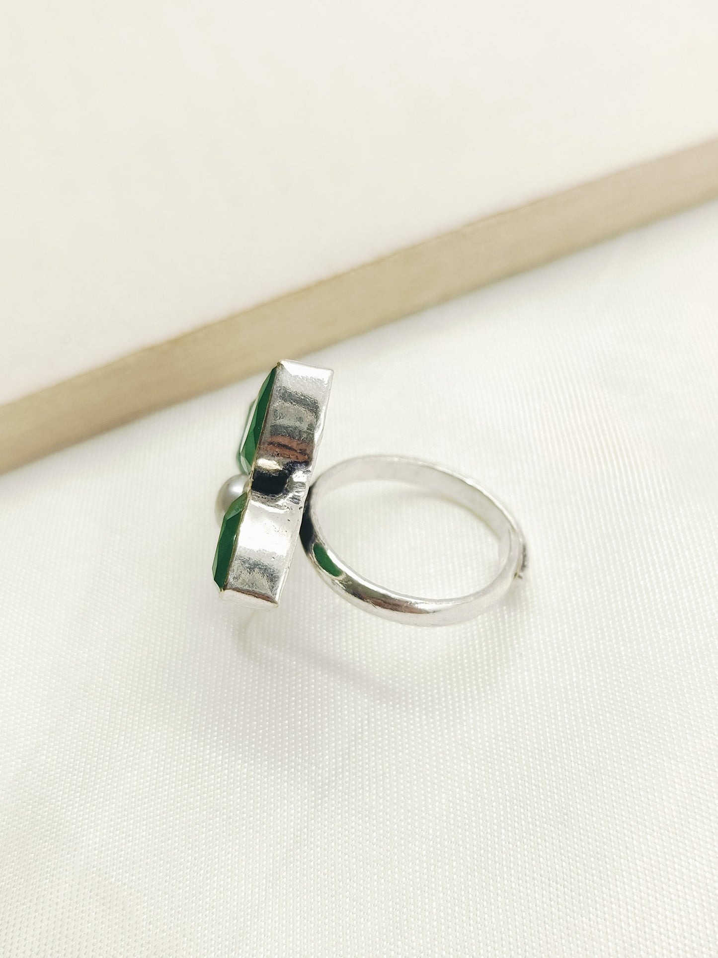 Anni Green Oxidized Finger Ring