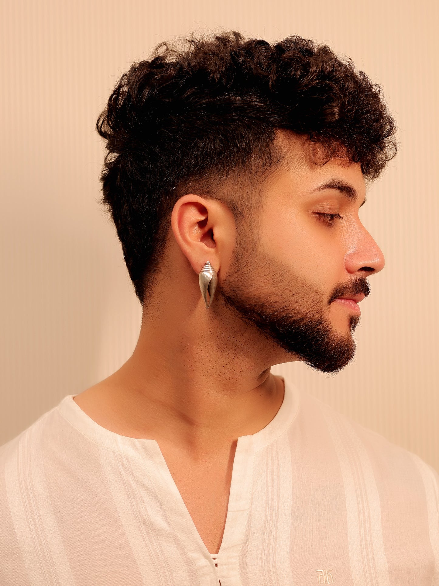 Hriday Plain Men's Earring