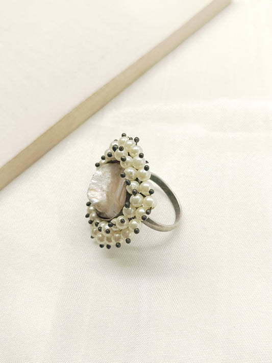 Tessa Cream Mother Of Pearl Oxidized Finger Ring