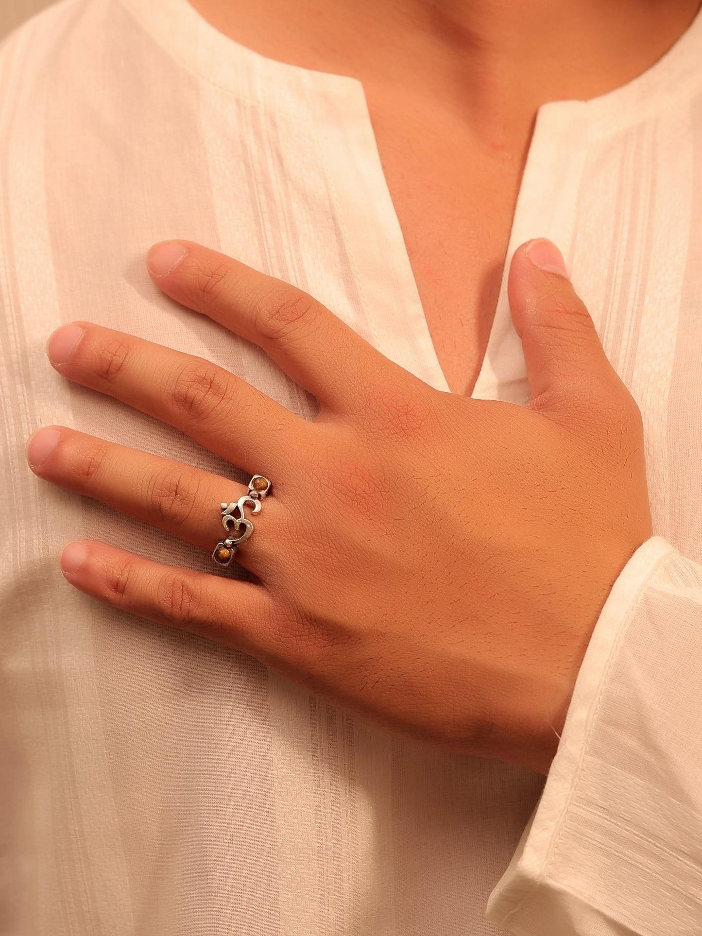 Avan Brown Men's Finger Ring