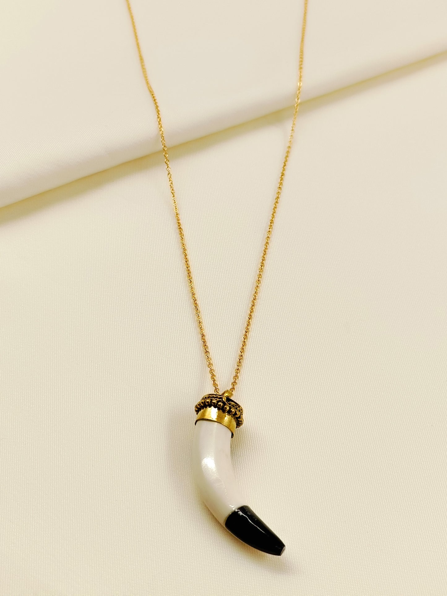 Ridhan White Bone Men's Neckpiece