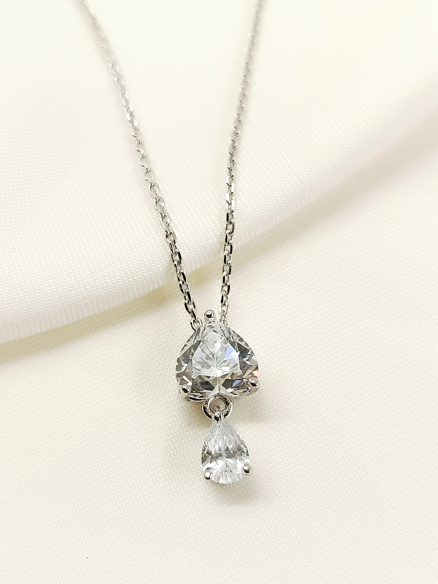 Kanishka 92.5 Silver Swarovski Stone Pendal